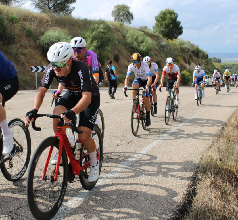 Ciclista en plena carrera